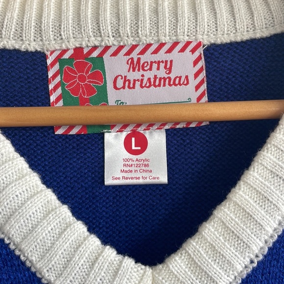 Holiday Sweater Vest with Ice Skating Gingerbread Cookie and Sequin Scarf Size L - Picture 3 of 6